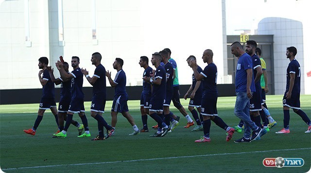 שחקני טבריה בסיום המשחק (עודד חסין)